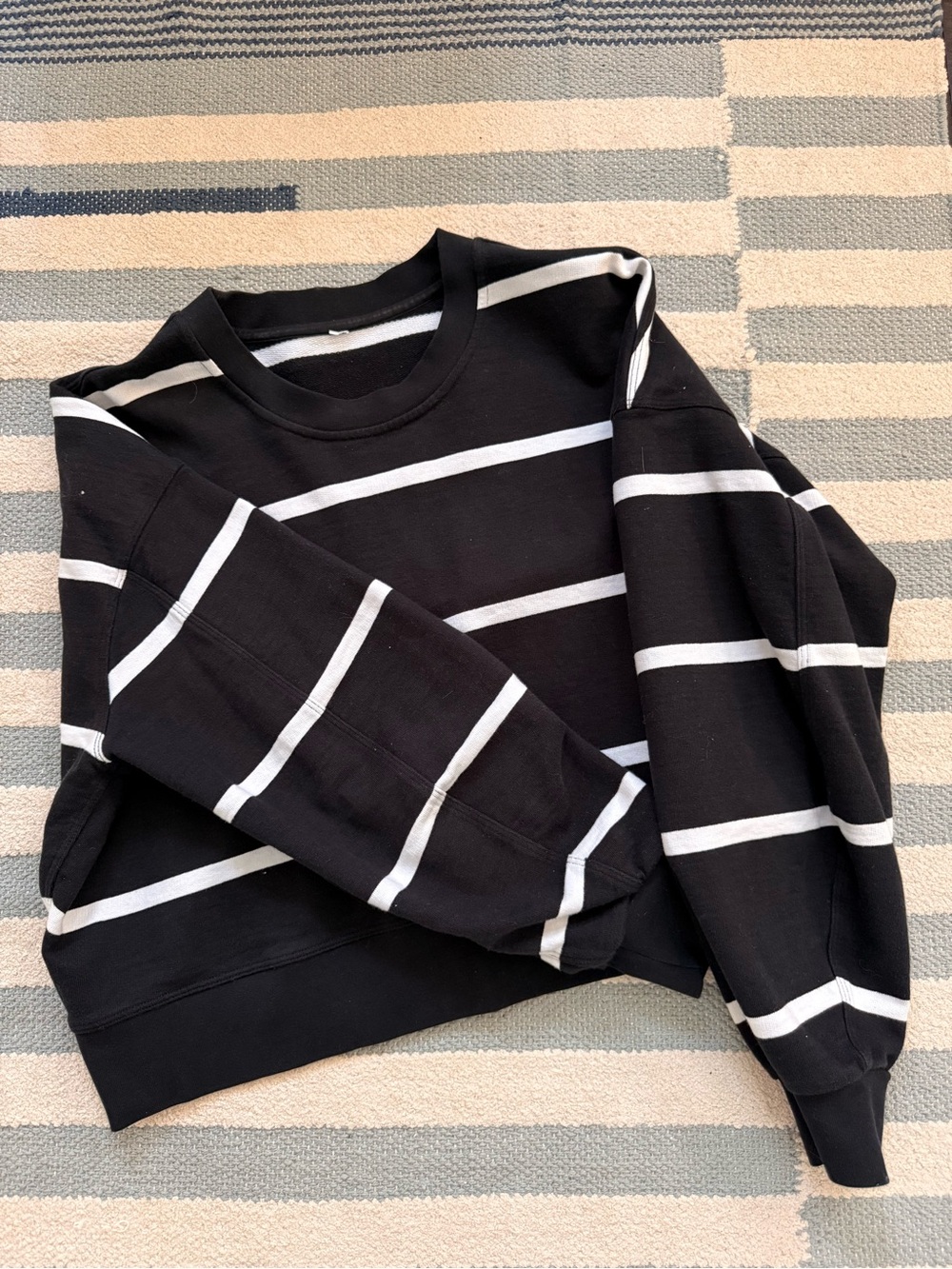 Lululemon Perfectly oversized crop crew sweater